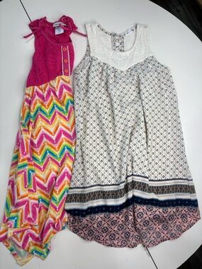 Eyeshadow white lace overlay dress with navy floral lining